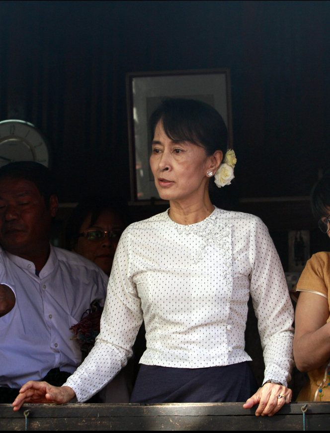 Aung San Suu Kyi donne un discour le 17 janvier 2012 pour l'anniversaire de la LND.